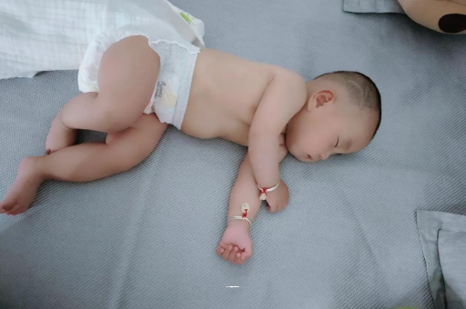 商水几个月宝宝会抬头